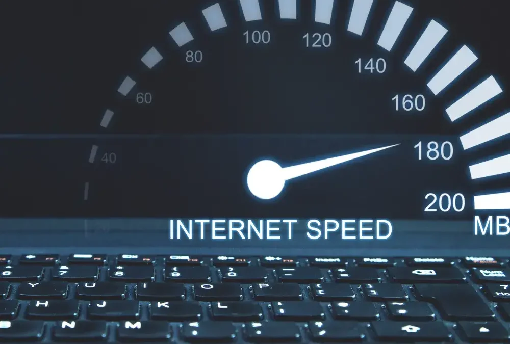 Diferencia entre velocidad de descarga y de subida